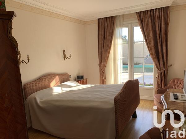 Maison 10 pièces de 260 m² à Marmande (47200)