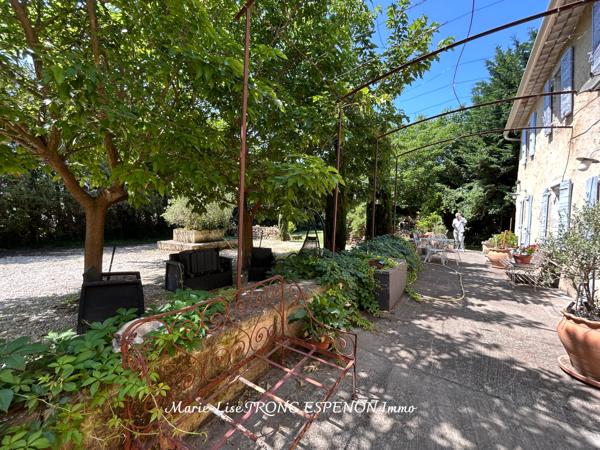 Maison
         10 pièces
        - 243 m² Bien prestige 600 000 € *