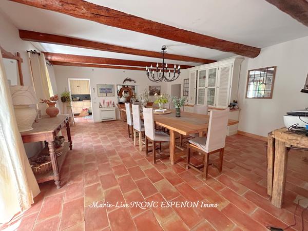Maison
         10 pièces
        - 243 m² Bien prestige 600 000 € *