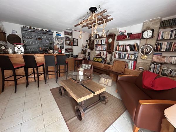 Maison
         10 pièces
        - 243 m² Bien prestige 600 000 € *