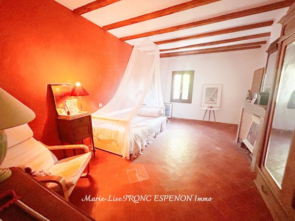 Maison
         10 pièces
        - 243 m² Bien prestige 600 000 € *