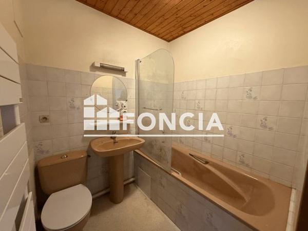 Location Appartement 3 pièces 82 m² - 43 RUE BOCCARD Sallanches 74700