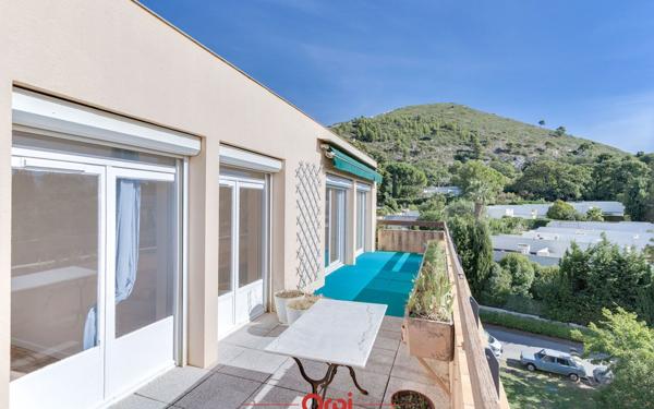 Appartement à vendre    3 pièces • 68 m2 Marseille 9