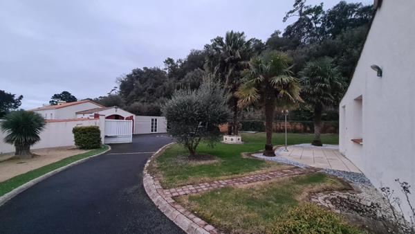 Accès à la plage depuis le jardin!!!