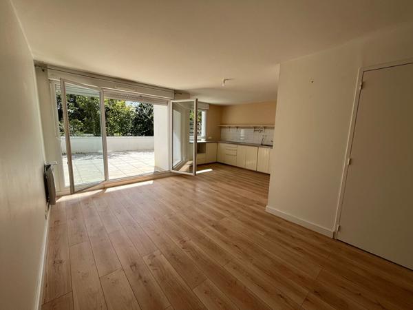 La Chapelle sur Erdre T2 avec belle terrasse et place de parking,  
La chapelle sur erdre 44240