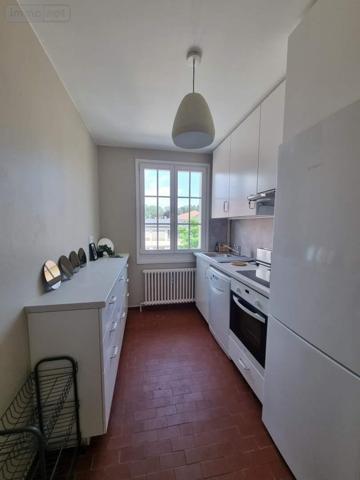 Immeuble à vendre à Saint-Genis-Pouilly dans l'Ain (01630), ref : 01047-705