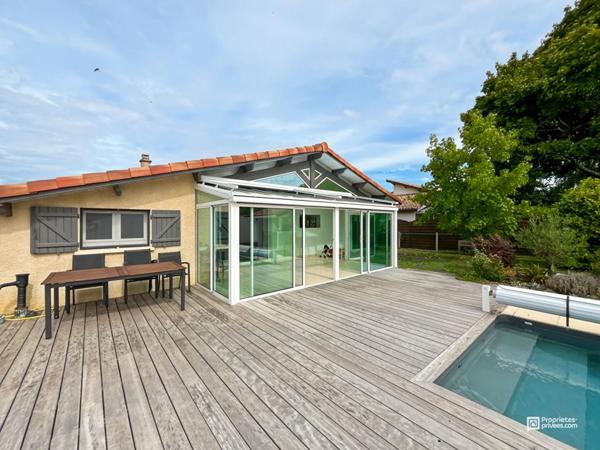 Maison familiale rénovée 4 chambres, piscine - Quartier calme à Saint-Médard-en-Jalles