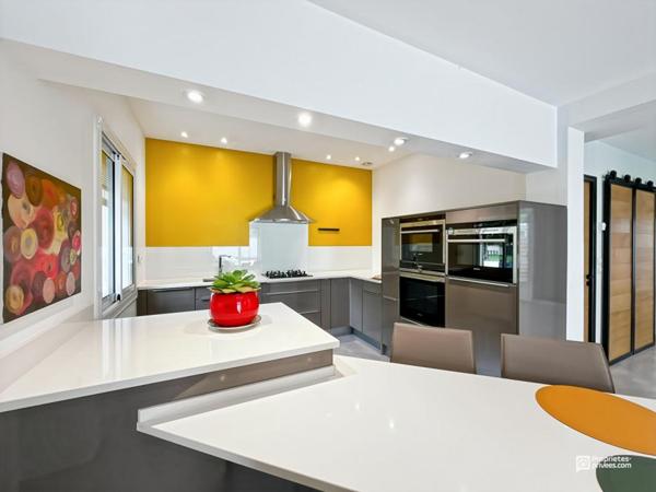 Maison familiale rénovée 4 chambres, piscine - Quartier calme à Saint-Médard-en-Jalles