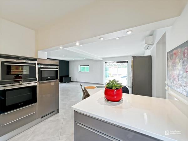 Maison familiale rénovée 4 chambres, piscine - Quartier calme à Saint-Médard-en-Jalles