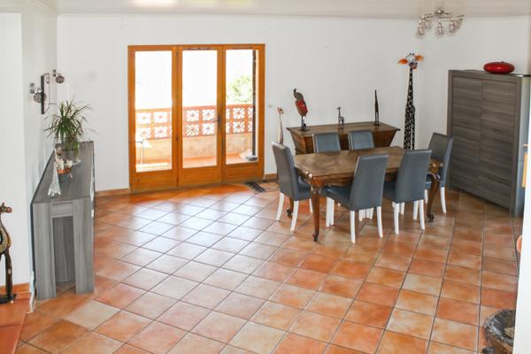 Saint-Martin-du-Var (06670) MAISON INDIVIDUELLE – 141 M² PLUS DÉPENDANCES – TERRAIN DE 1941 M²