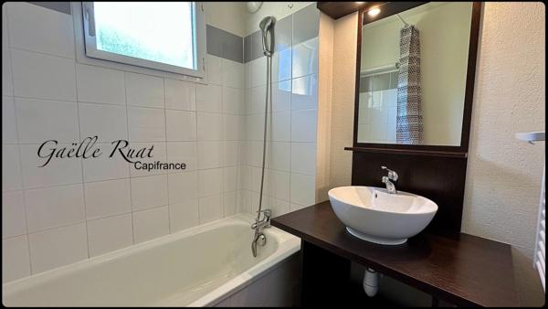 FONT-ROMEU (66120) – GAËLLE RUAT CAPIFRANCE – APPARTEMENT T2 RÉNOVÉ – DERNIER ÉTAGE – BALCON – BOX PRIVATIF – PISCINE – SALLE DE SPORT – VUE DÉGAGÉE