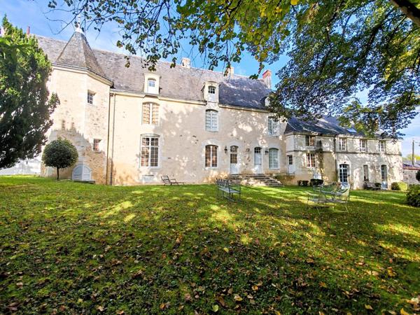 Hotel Particulier / Propriété Urbaine, et son parc paysagé en coeur de ville