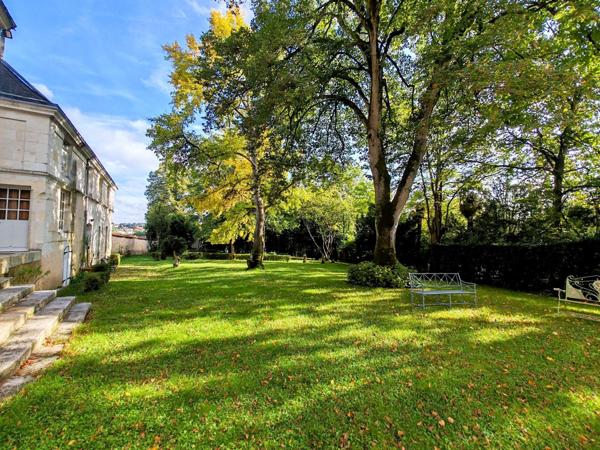 Hotel Particulier / Propriété Urbaine, et son parc paysagé en coeur de ville