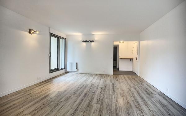 Appartement à louer    2 pièces •  Saint-Maurice