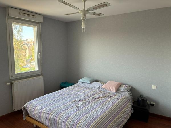 Dernier étage avec terrasse 60 m² aux Chaprais !!!!