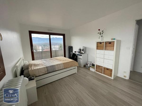 Appartement à louer 3 pièces 86.11m² Saint-Julien-en-Genevois (74160)