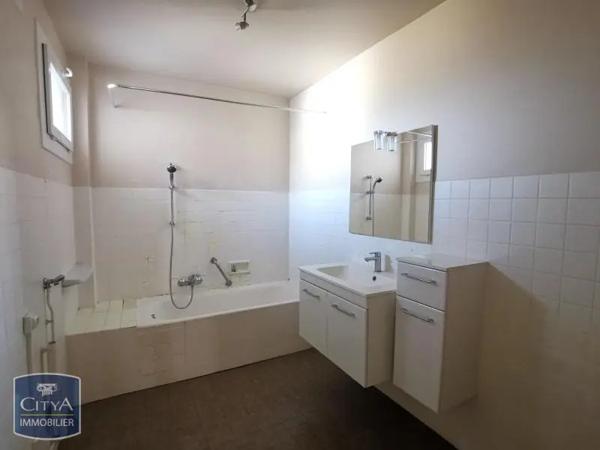 Appartement à louer 3 pièces 86.11m² Saint-Julien-en-Genevois (74160)