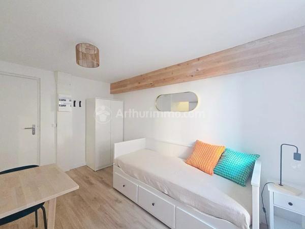 Location                                                      Appartement
                        
                     1 pièces                      18 m2                     à Clermont-Ferrand