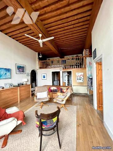 APPARTEMENT PLACE TABAREAU GRENIER ET CAVE