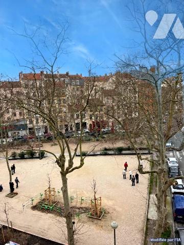 APPARTEMENT PLACE TABAREAU GRENIER ET CAVE