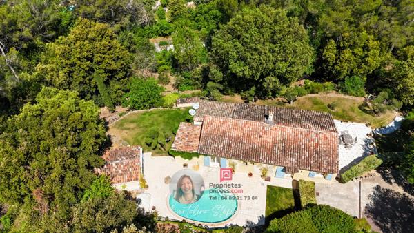 TRANS-EN-PROVENCE - Maison de plain-pied avec piscine, dépendance et terrain paysagé
