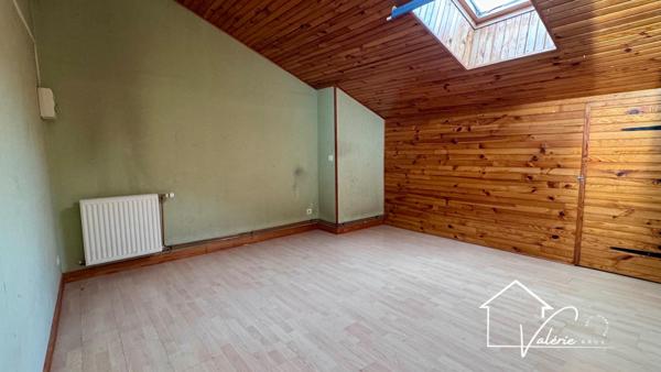 Découvrez cet immeuble avec commerce et habitation au cœur de Brioude.