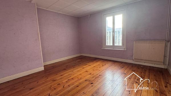 Découvrez cet immeuble avec commerce et habitation au cœur de Brioude.