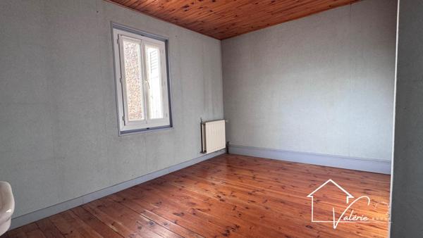 Découvrez cet immeuble avec commerce et habitation au cœur de Brioude.