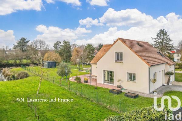 Maison 5 pièces de 140 m² à Marigny-les-Usages (45760)