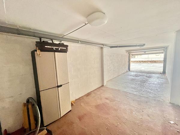 CENTRE VILLE - Appartement 2 pièces dernier étage.- GARAGE DOUBLE