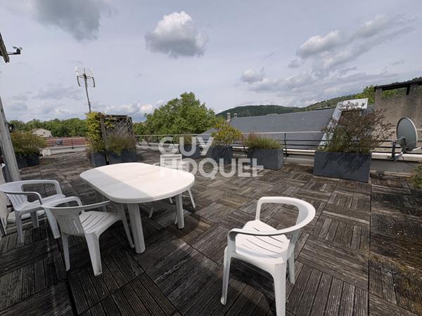 Dernier étage avec terrasse !