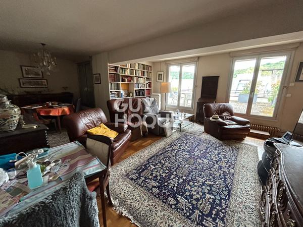 Dernier étage avec terrasse !