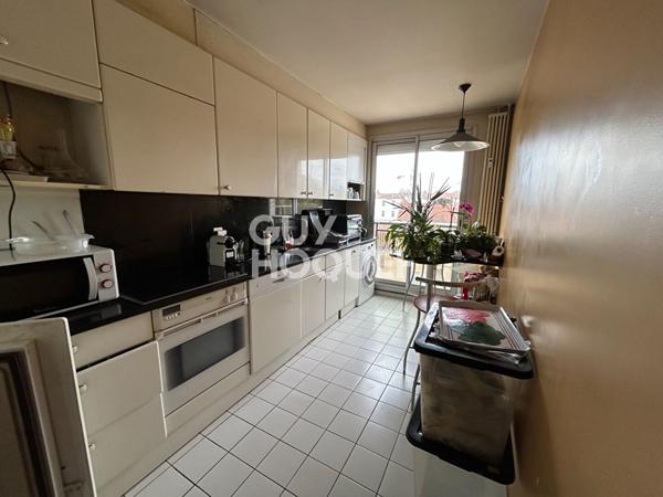 Dernier étage avec terrasse !