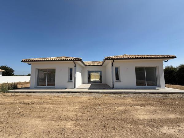 Belle maison contemporaine de 149 M2 5 pièces 4 chambres sur beau terrain au calme