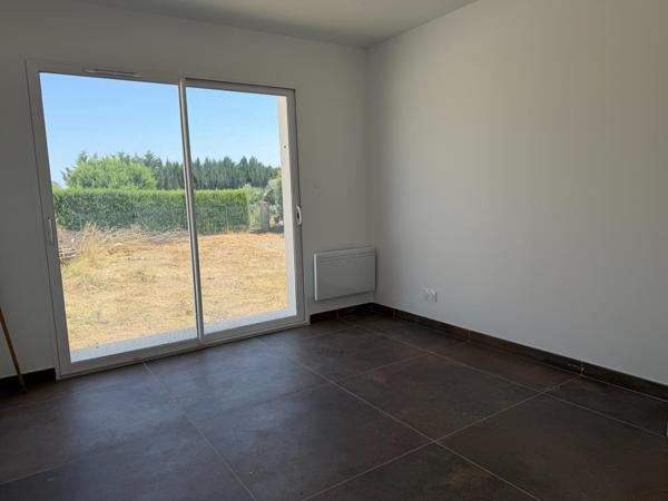 Belle maison contemporaine de 149 M2 5 pièces 4 chambres sur beau terrain au calme