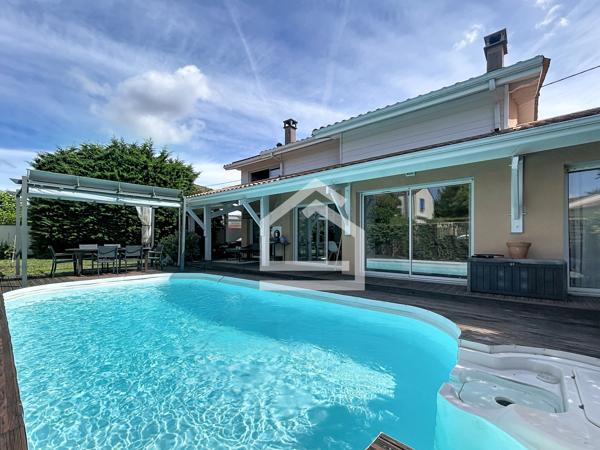Maison 5 pièce(s) 3 chambre(s) 140 m²