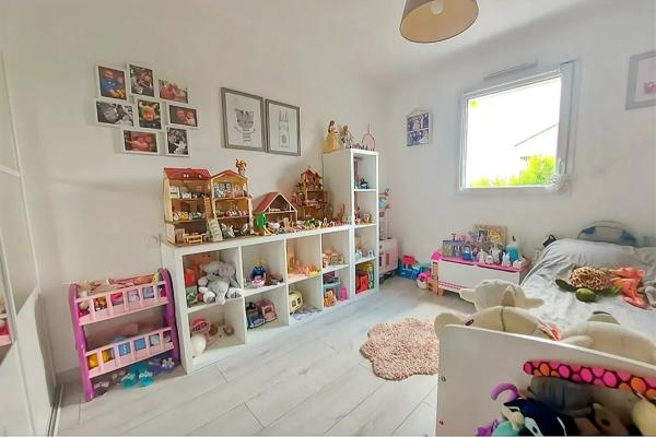 Maison récente de 140m², 4 chambres et jardin