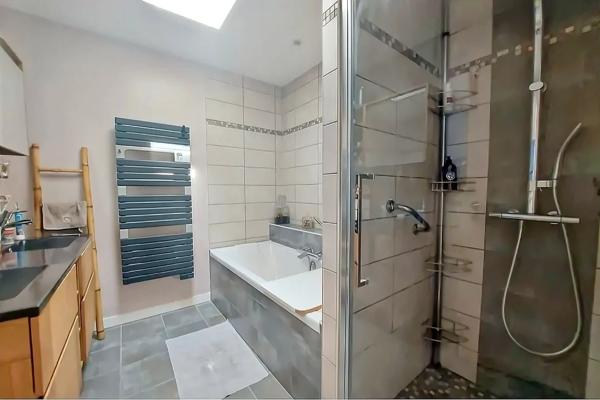 Maison récente de 140m², 4 chambres et jardin