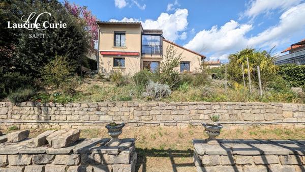 Maison T6 de 155m² avec véranda et garage