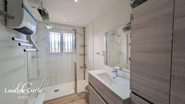 Maison T6 de 155m² avec véranda et garage