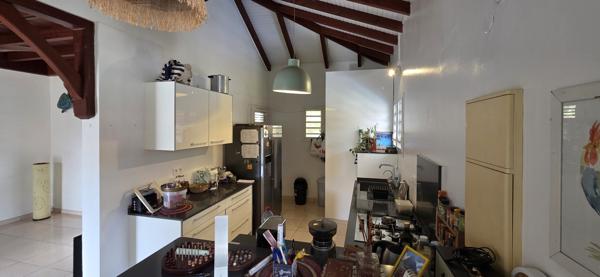 Ensemble immobilier rentable – Ducos (97224)