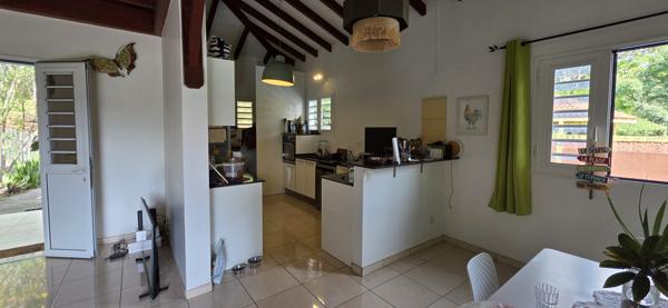 Ensemble immobilier rentable – Ducos (97224)
