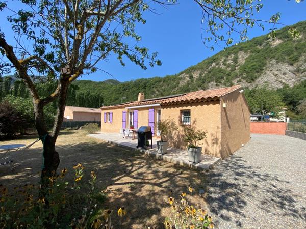 Belle Villa plain-pied de 2004, Type 5 avec grand garage sans aucun travaux à prévoir sur 891 m2 de parcelles !