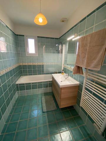 Belle Villa plain-pied de 2004, Type 5 avec grand garage sans aucun travaux à prévoir sur 891 m2 de parcelles !