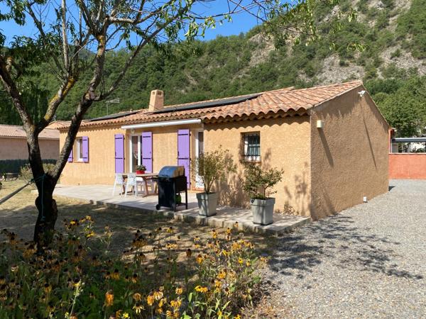 Belle Villa plain-pied de 2004, Type 5 avec grand garage sans aucun travaux à prévoir sur 891 m2 de parcelles !