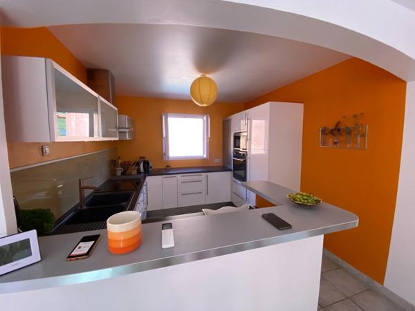 Belle Villa plain-pied de 2004, Type 5 avec grand garage sans aucun travaux à prévoir sur 891 m2 de parcelles !