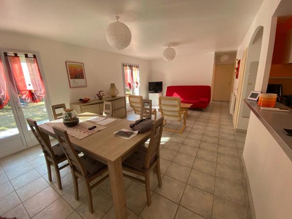 Belle Villa plain-pied de 2004, Type 5 avec grand garage sans aucun travaux à prévoir sur 891 m2 de parcelles !