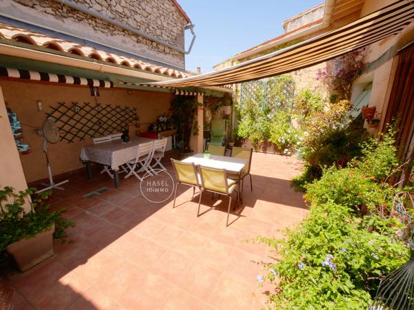 Pomérols, centre historique, maison de village traversante prête à vivre avec grand garage et belle terrasse Pomérols (34810)