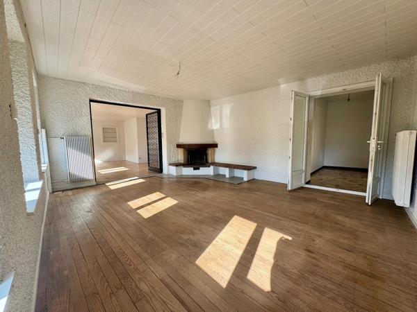 Rare opportunité à Vieux-Charmont : Immeuble mixte composé d'un local commercial de 300 m² + un appartement F6 de 165 m²