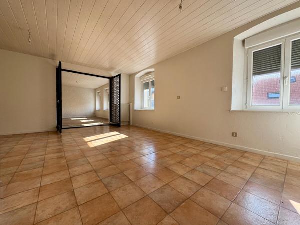 Rare opportunité à Vieux-Charmont : Immeuble mixte composé d'un local commercial de 300 m² + un appartement F6 de 165 m²